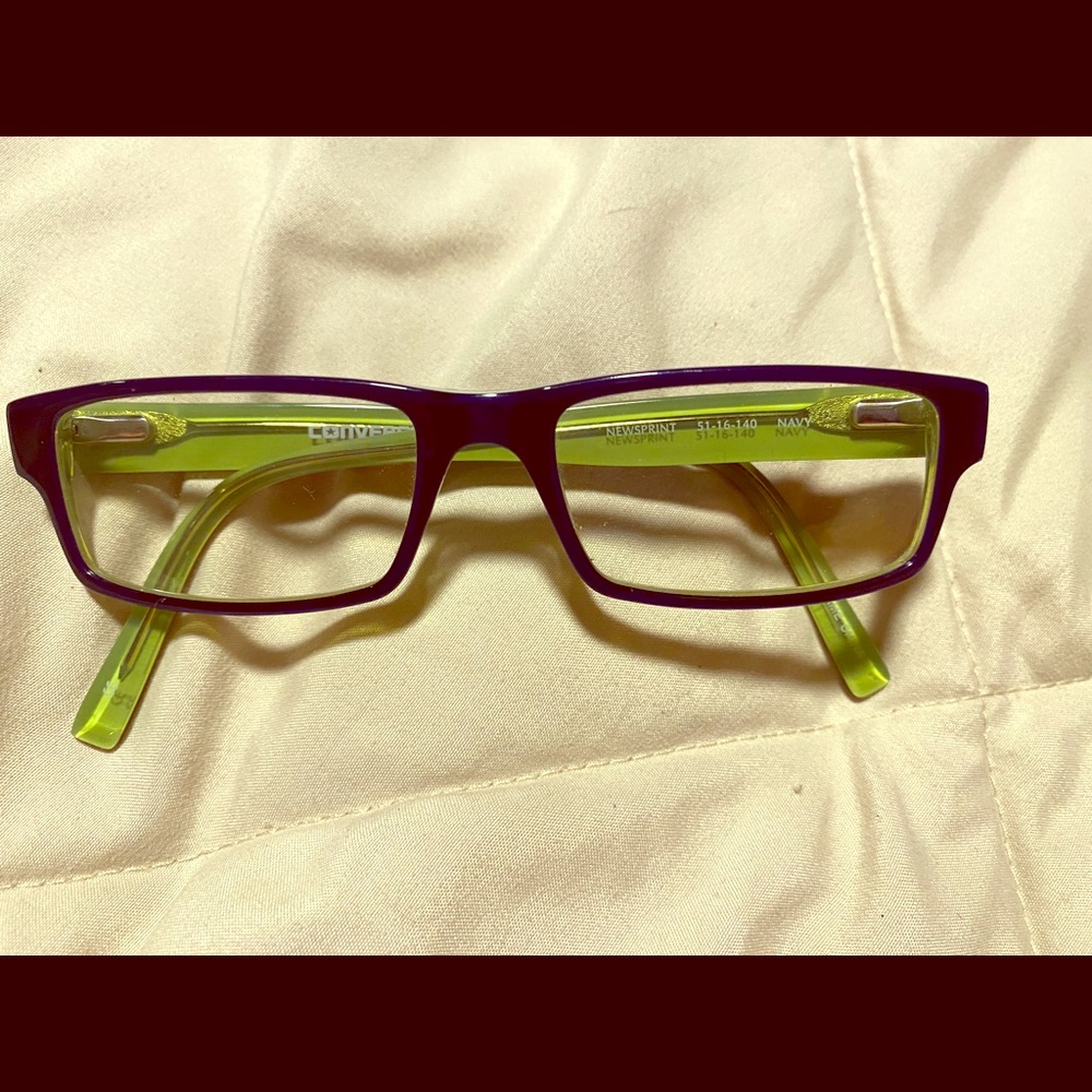 Boys converse optical frames
